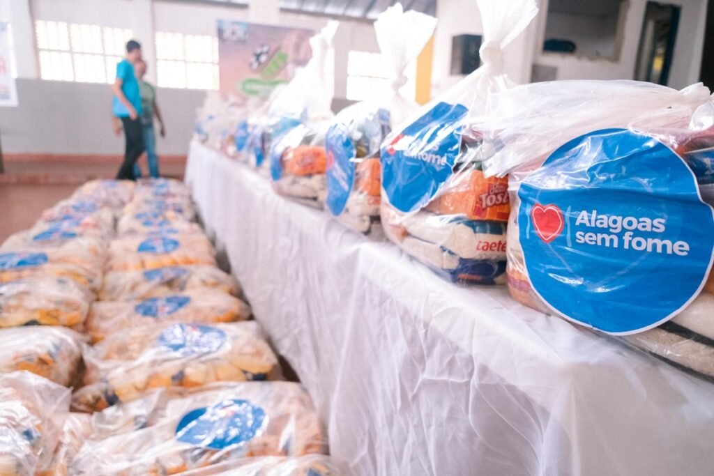 Alagoas foi o estado do Nordeste que mais reduziu a pobreza entre 2021 e 2023