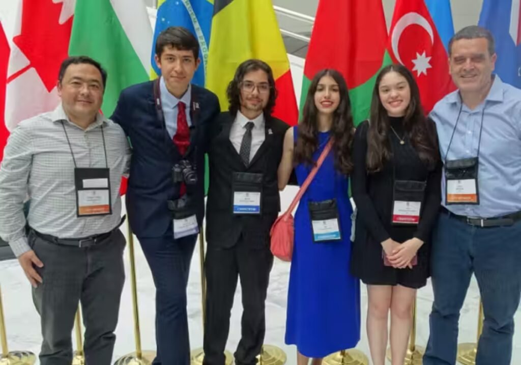 Estudantes brasileiros são prata e bronze em Olimpíada Internacional de Biologia