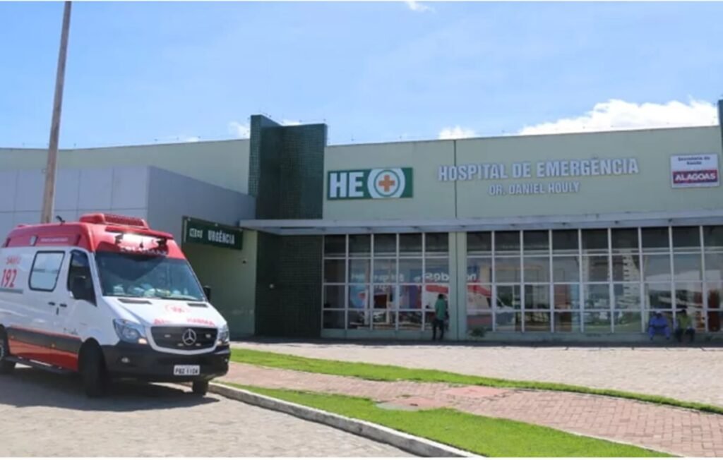 Uso de entorpecentes leva paciente psiquiátrico a agredir pais e danificar igreja