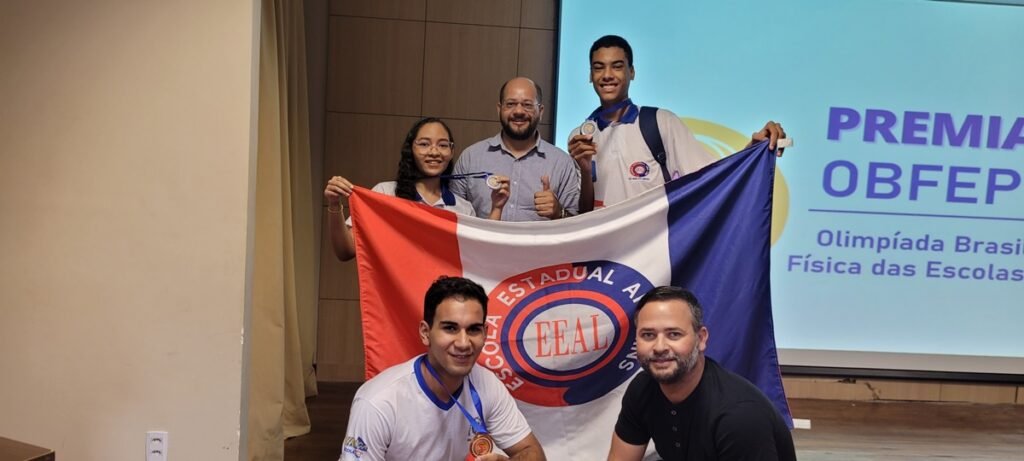 Cinquenta estudantes da rede estadual recebem medalha da Olimpíada Brasileira de Física