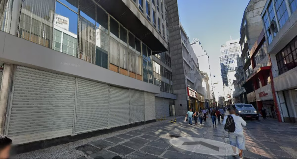 Criança de 5 anos morre após cair de prédio no centro de SP