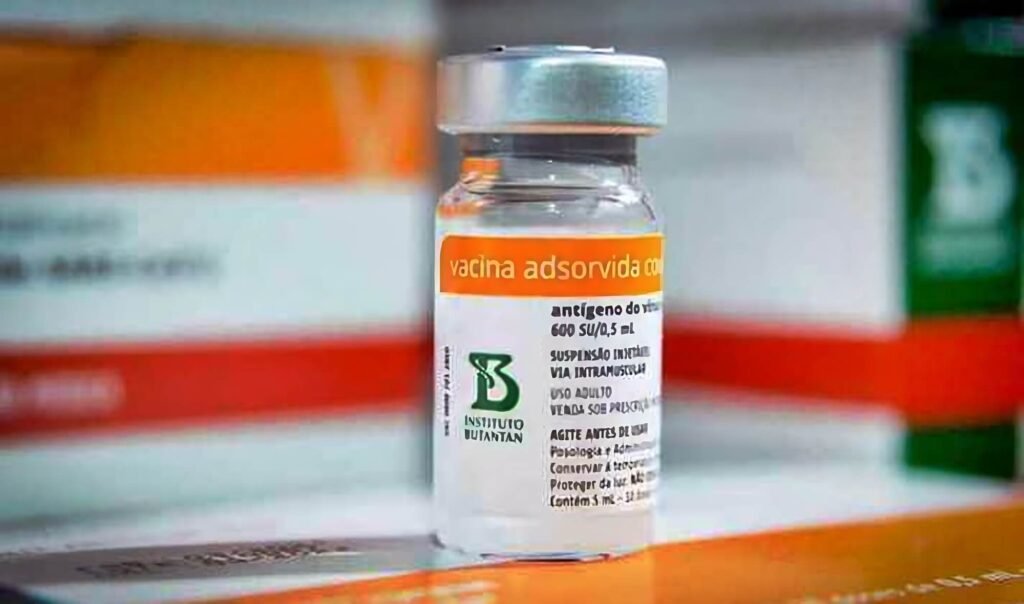 Governo Lula perde R$ 260 mi após atrasar compra de Coronavac e vacina vencer no estoque