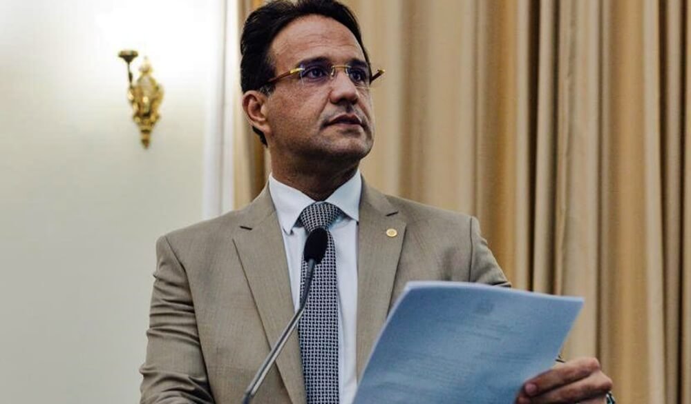 Projeto que cria multa para quem impedir ou perturbar cerimônia religiosa é aprovado pela ALE