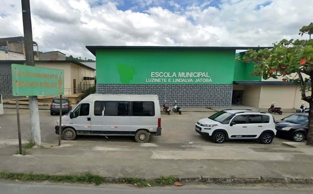 Estudante é agredida e socorrida pelo Samu após briga em escola de São Miguel dos Campos