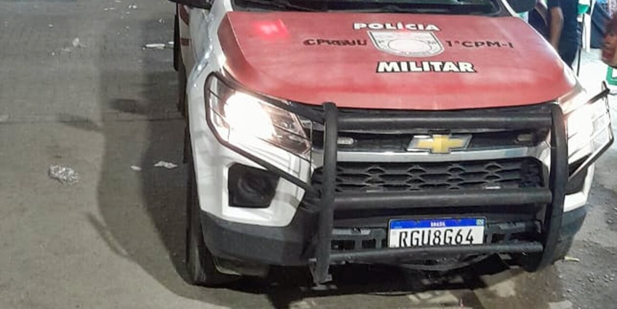 Militares da 1ª Cia salvam mulher que foi agredida pelo marido e pulou do carro na BR-101