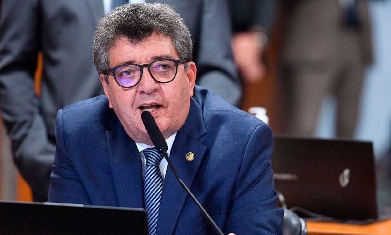 Senador Fernando Farias se posiciona contra impeachment de Alexandre de Moraes