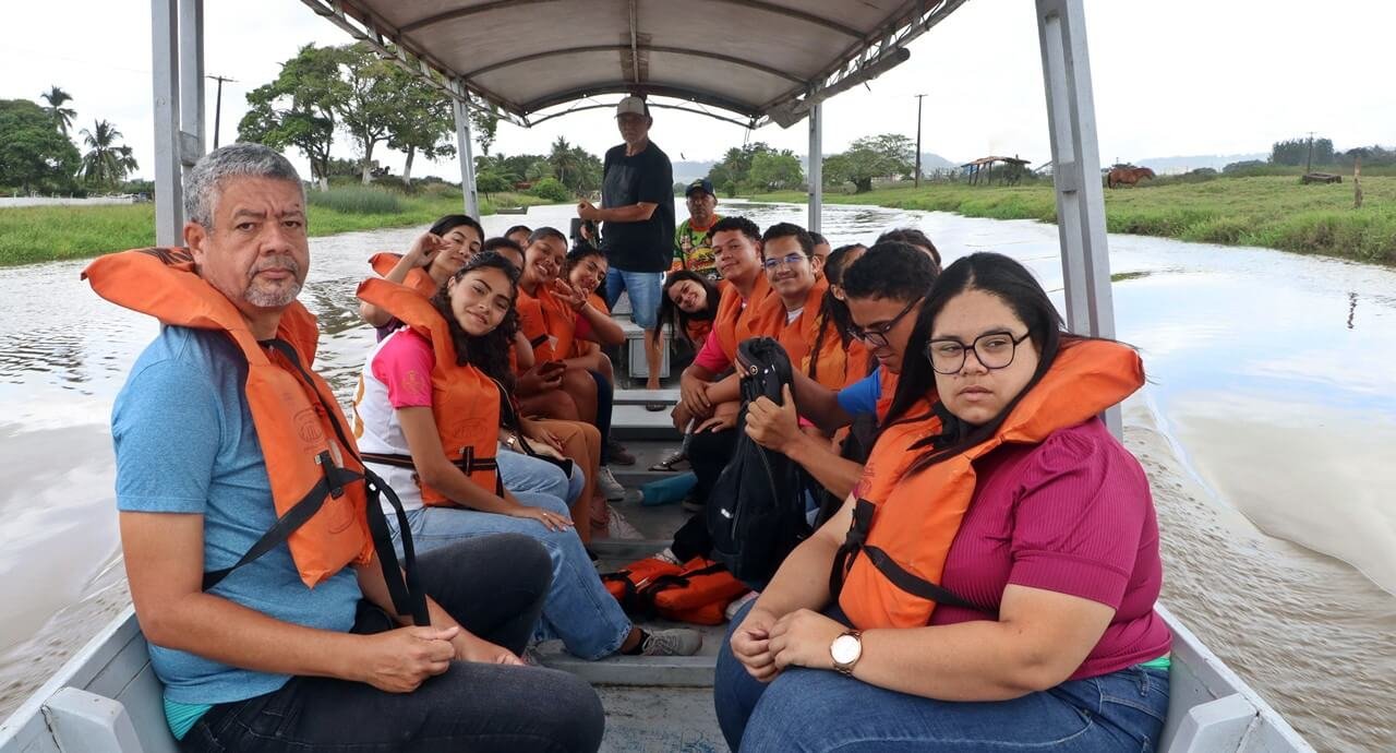 Alunos do IFAL promovem aula de campo com limpeza do Rio São Miguel e passeio cultural
