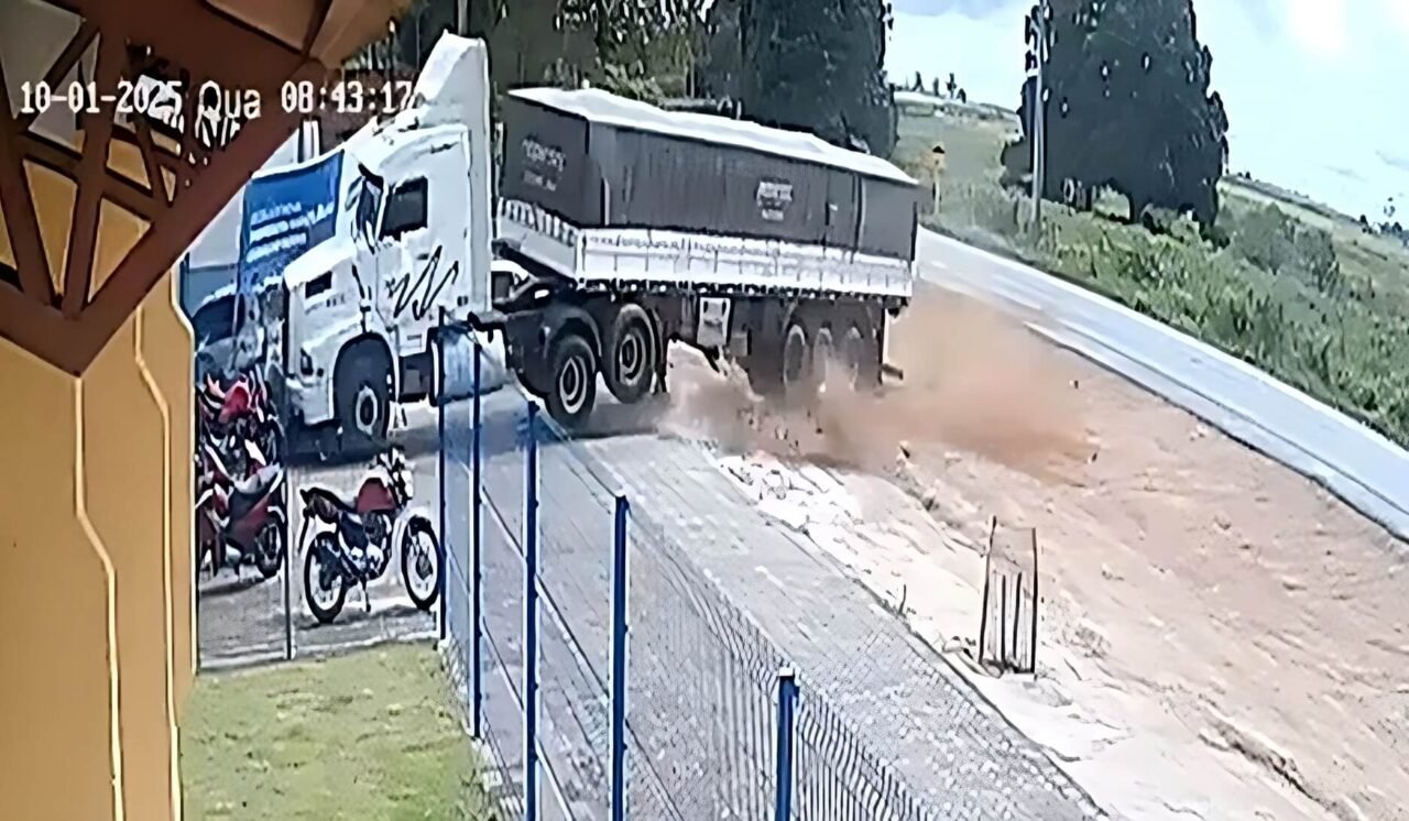 Vídeo mostra momento em que carreta atinge escola em São Sebastião