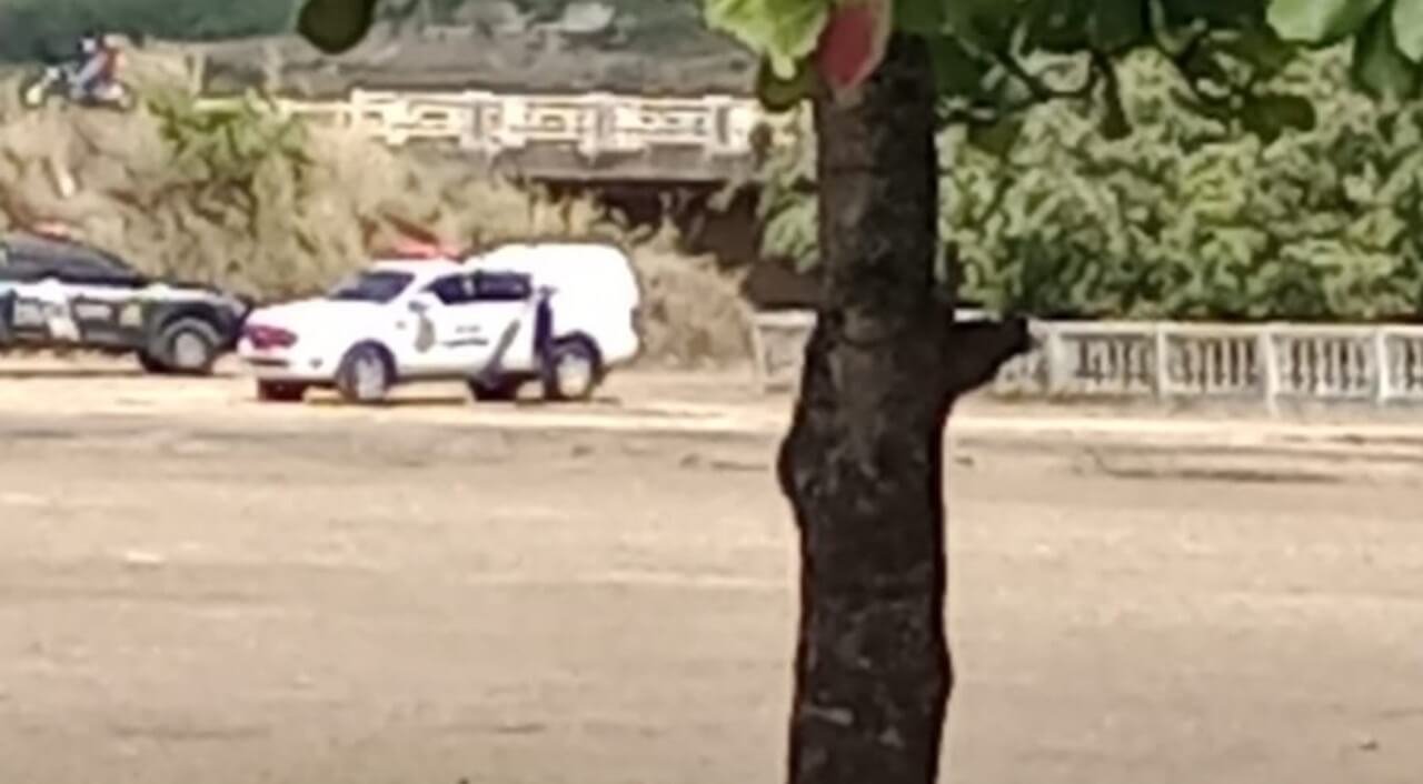 Homem é preso após tentar matar companheira embaixo de ponte em São Miguel dos Campos